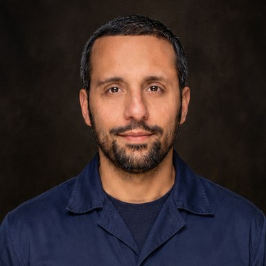 Portrait de Nima Defaee, fondateur d’Atmos Technics.